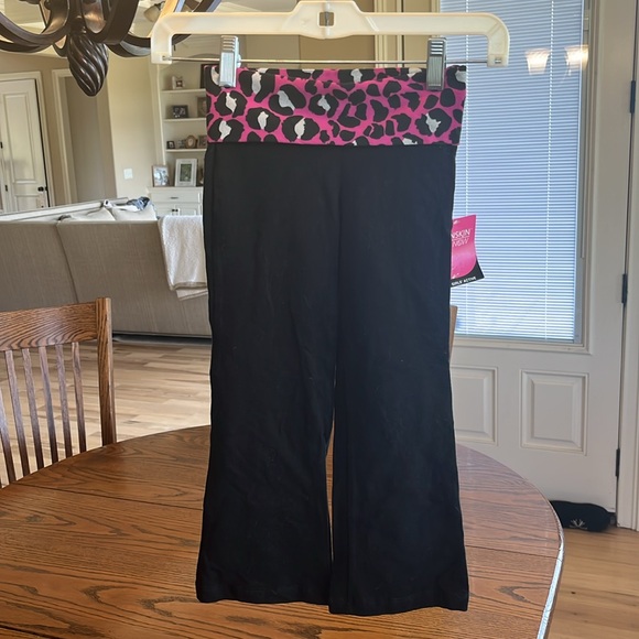 Black Yoga Pants Pink Leopard Print Foldover Waistband Flare Leg New - Picture 6 of 7